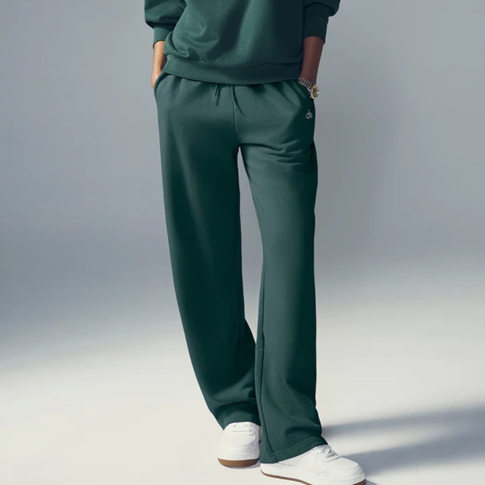 ALO Accolade Straight Leg Sweatpants Small NEW